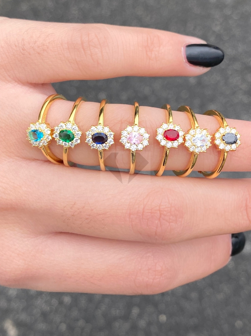Acquista ora anello mini kate gold pietra nera su elefantebianco.jewelry