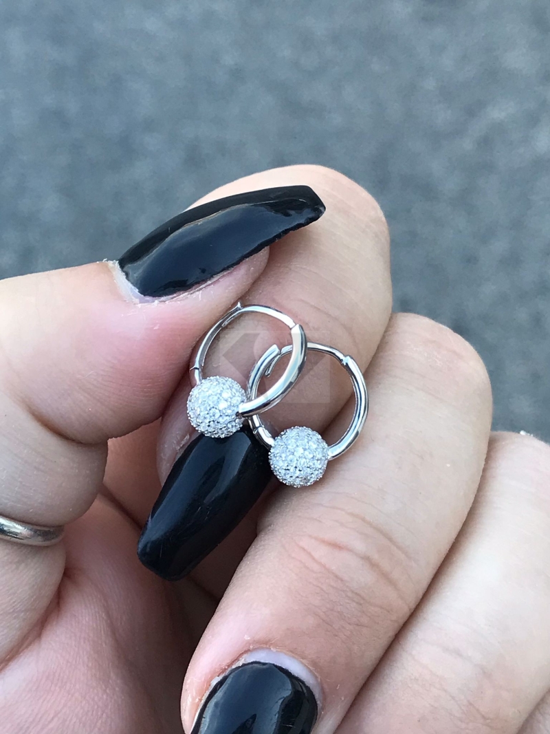 Acquista ora cerchietti sfera con zirconi su elefantebianco.jewelry