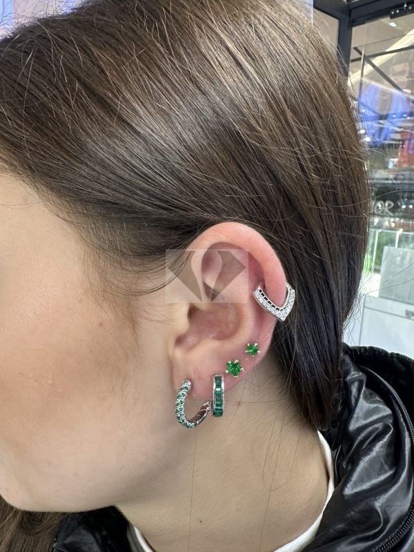 Acquista ora Piercing V di Valentina su elefantebianco.jewelry