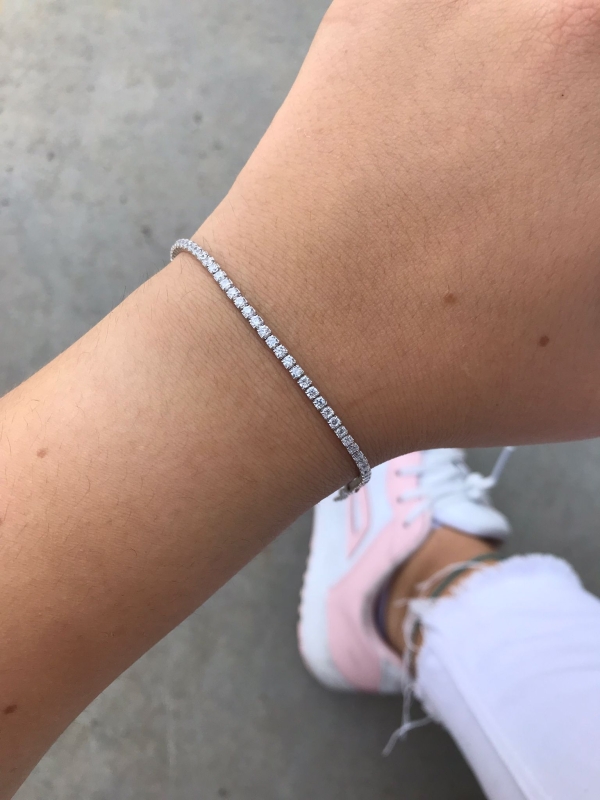 Acquista ora bracciale modello tennis pietre bianche su elefantebianco.jewelry