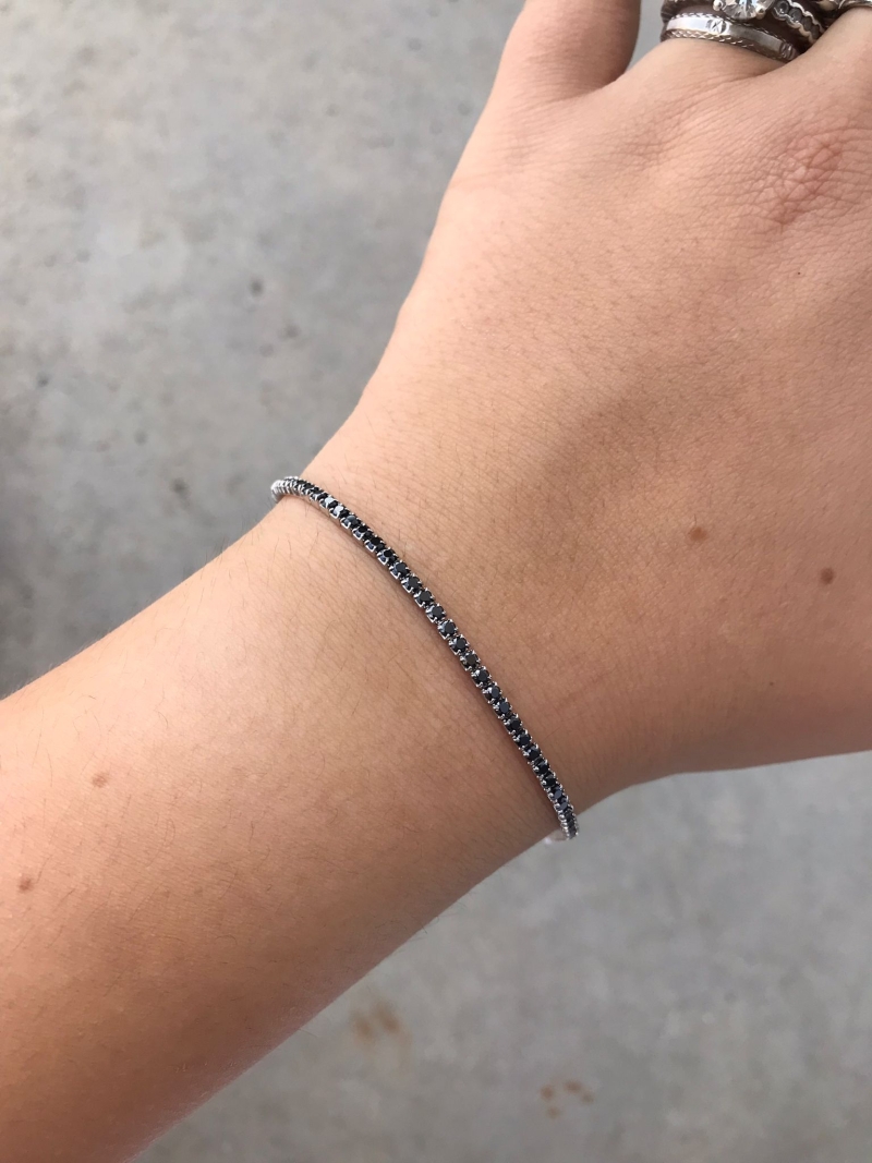 Acquista ora bracciale modello tennis nero su elefantebianco.jewelry