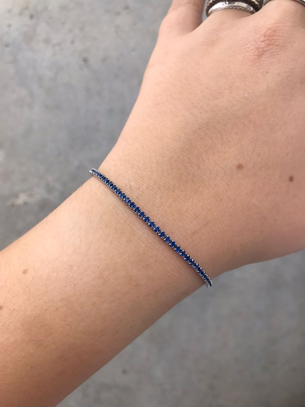 Acquista ora bracciale modello tennis pietre blu su elefantebianco.jewelry