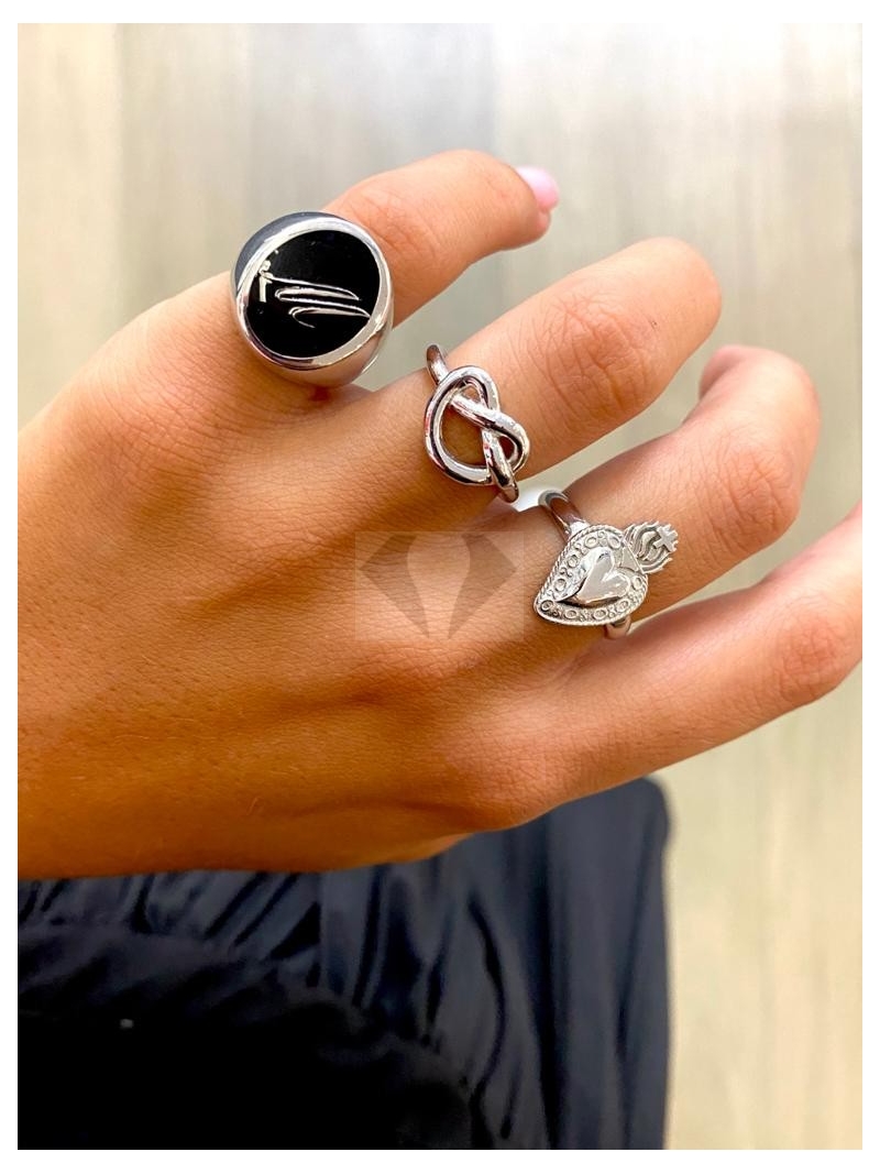 Acquista ora anello cuore sacro su elefantebianco.jewelry