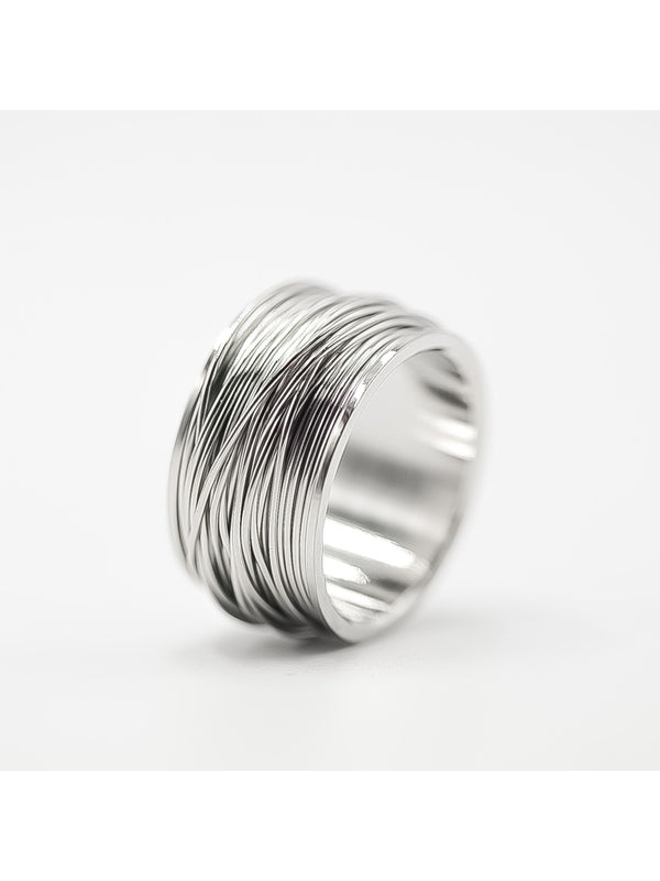 Acquista ora Anello filo continuo  classico su elefantebianco.jewelry