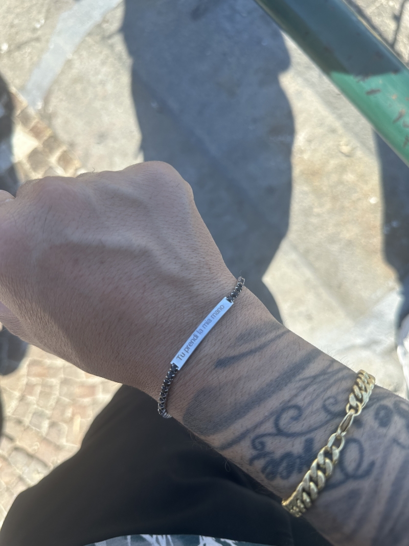 Acquista ora Bracciale tennis nero con incisione omaggio su elefantebianco.jewelry
