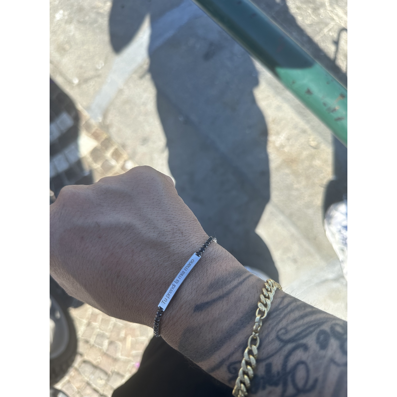 Acquista ora Bracciale tennis nero con incisione omaggio su elefantebianco.jewelry