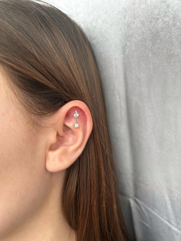 piercing punta e pendente punto luce