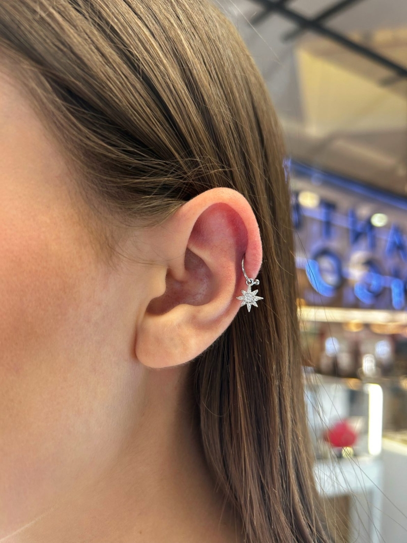 Acquista ora cerchietto lobo o helix con pendente stella dei venti su elefantebianco.jewelry