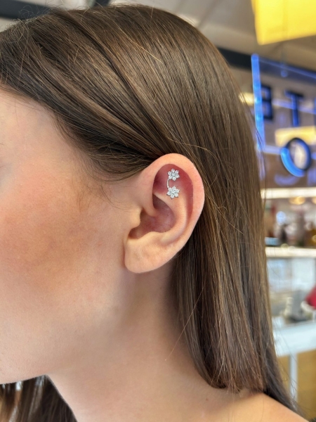 Acquista ora piercing doppio fiore legato su elefantebianco.jewelry