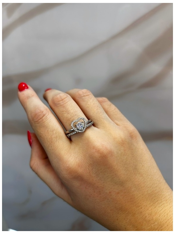 Acquista ora anello punto luce in cuore su elefantebianco.jewelry