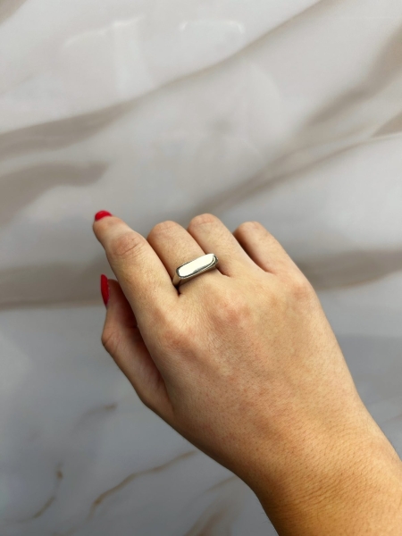 Acquista ora anello rettangolare su elefantebianco.jewelry