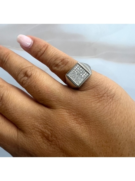 Acquista ora Anello pavè quadrato mignolo su elefantebianco.jewelry