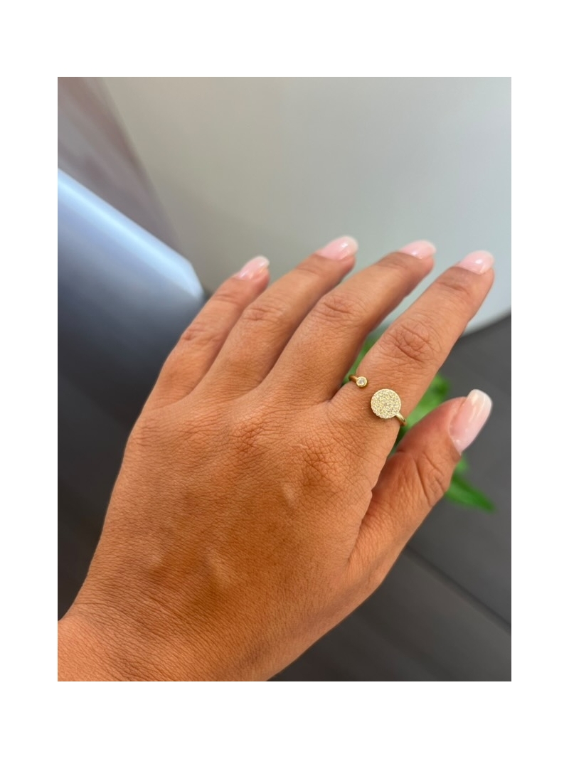Acquista ora Anello tondo e punto luce gold su elefantebianco.jewelry