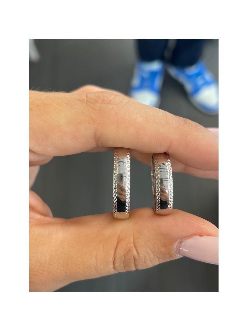 Acquista ora fedina lati esterni puntinati su elefantebianco.jewelry