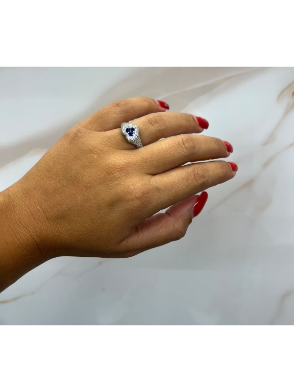 Acquista ora Anello cuore con 3 punti luce su elefantebianco.jewelry
