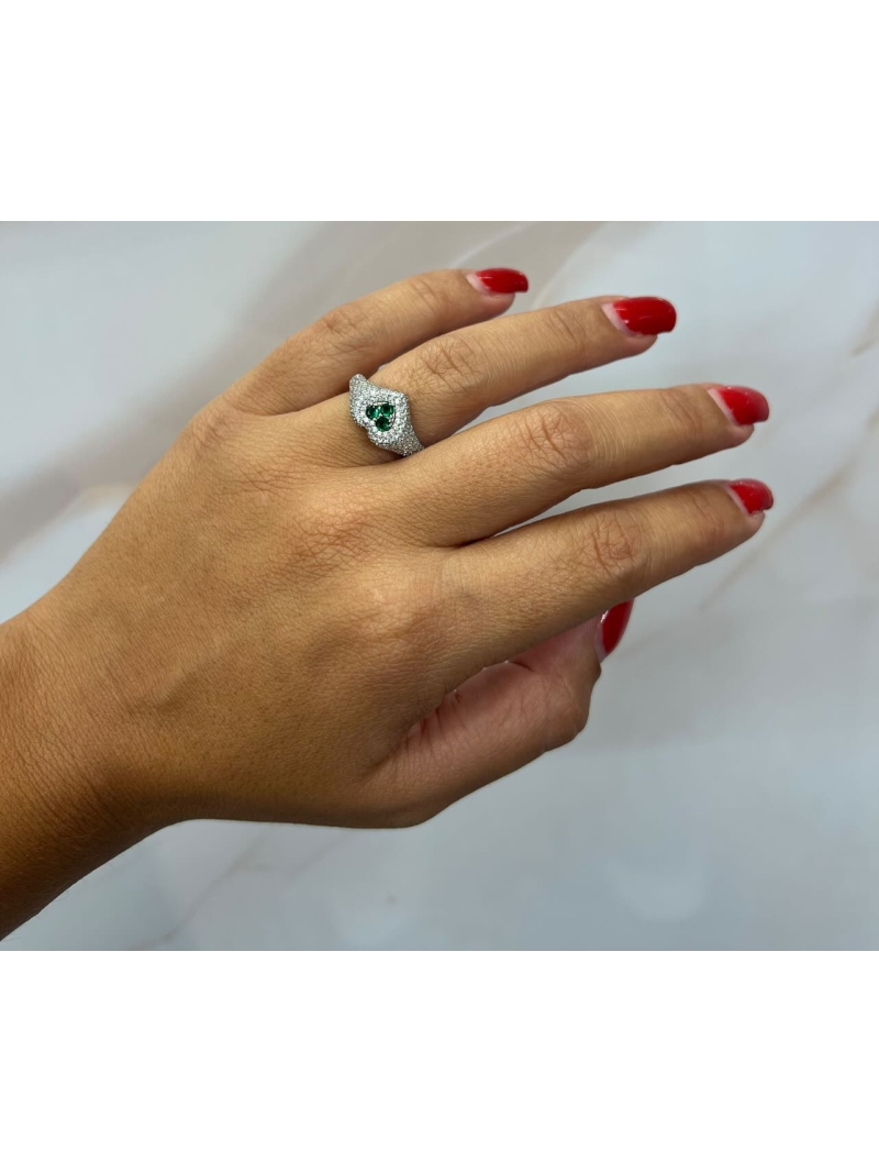 Acquista ora Anello cuore con 3 punti luce su elefantebianco.jewelry