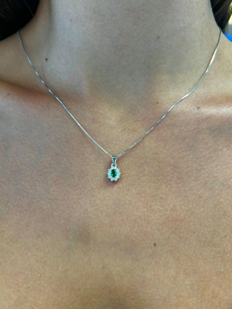 Acquista ora collana mini kate rodio (verde) su elefantebianco.jewelry