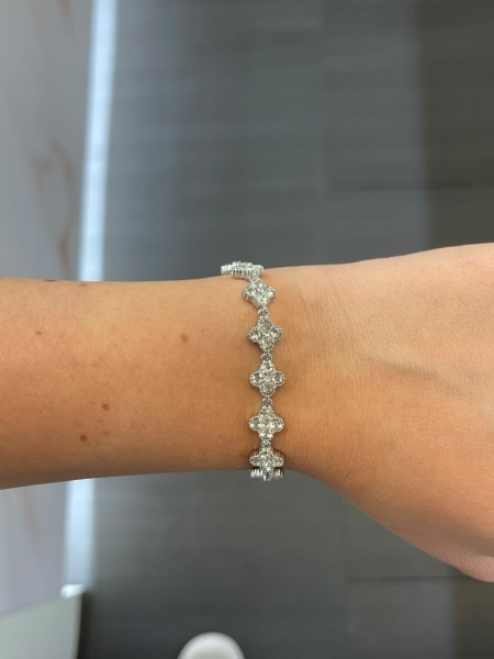Acquista ora bracciale tutti fiori su elefantebianco.jewelry