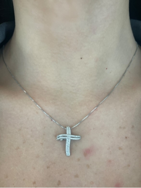 Acquista ora collana croce su elefantebianco.jewelry