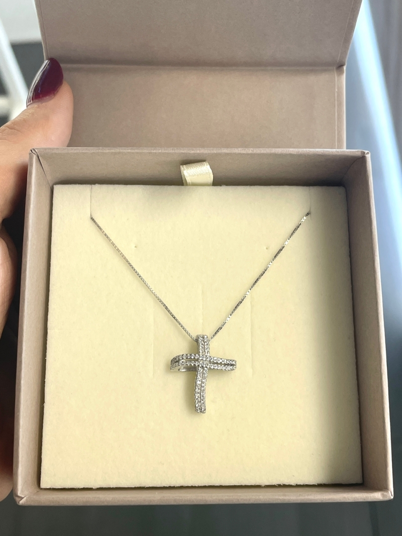 Acquista ora collana croce su elefantebianco.jewelry