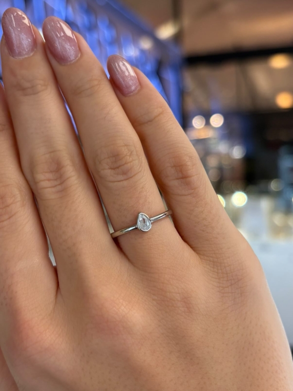 Acquista ora anello mini goccia su elefantebianco.jewelry