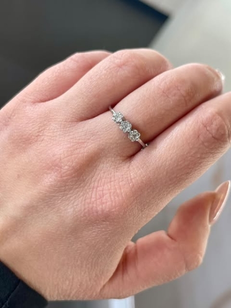 Acquista ora anello mini tre fiori su elefantebianco.jewelry 2