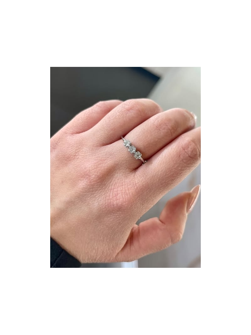 Acquista ora anello mini tre fiori su elefantebianco.jewelry