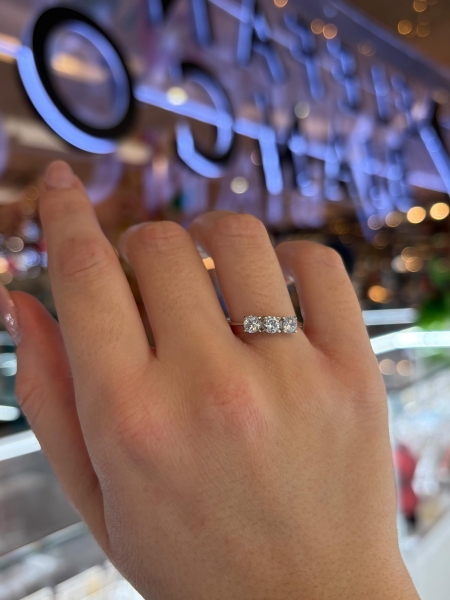 Acquista ora Anello trilogy 750 su elefantebianco.jewelry