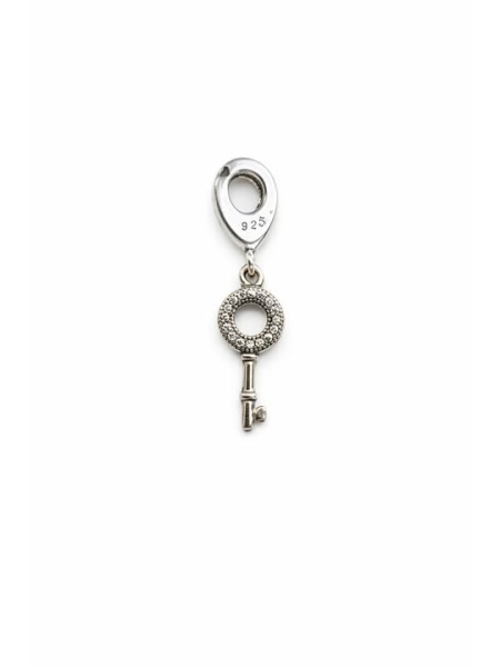 Acquista ora charm pendente chiave zirconata su elefantebianco.jewelry