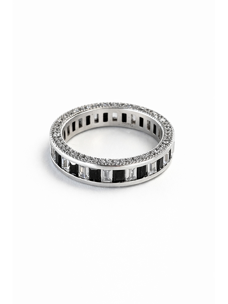 Acquista ora anello veretta baguette e contorni zirconati su elefantebianco.jewelry