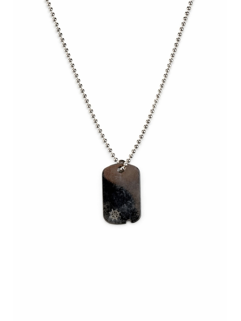 Acquista ora collana targhetta e timone su elefantebianco.jewelry