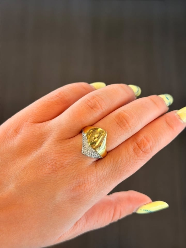 Acquista ora anello creazione su elefantebianco.jewelry